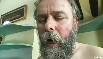 سيئة سمراء في سن المراهقة سكس مترجم عربي محارم مارس الجنس في