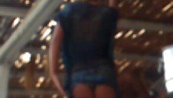 التقاط الفتيات سكس امهات طويل مترجم في بودابست